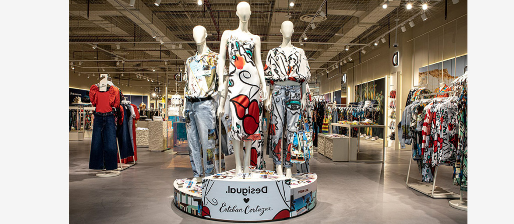 Visual Merchandising: Definition, Essential Tools, and Handy Advice for Store Setup